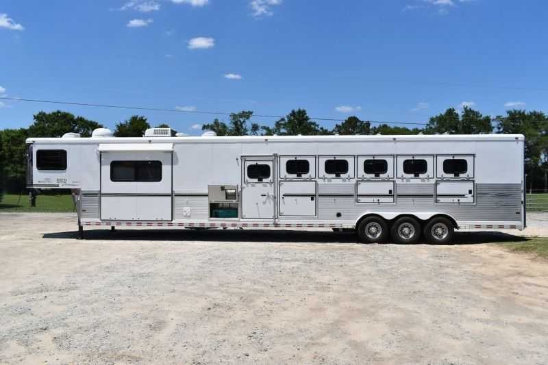 2005 Sundowner Sunlite 6LQ Horse Trailer with 11′ Short Wall 725 Grand Sierra 8612GLQ MidTack image 0