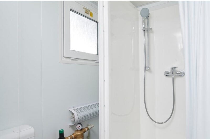 8Ft x 5Ft Mains Toilet/Shower image 0