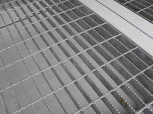 10Ft X 8Ft Open Mesh Floor Bunded Store image 0