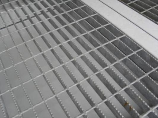 10Ft X 8Ft Open Mesh Floor Bunded Store image 0
