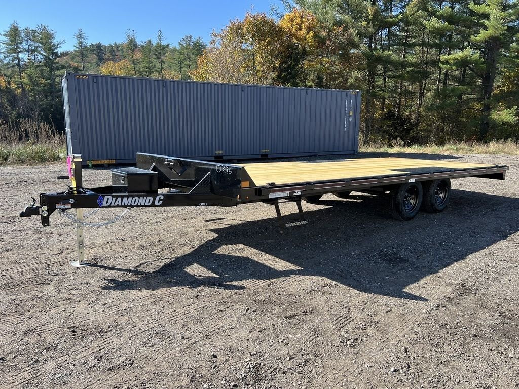 2024 Diamond C 8.5×20 7K Deckover Trailer w/Slide-In Ramps image 0