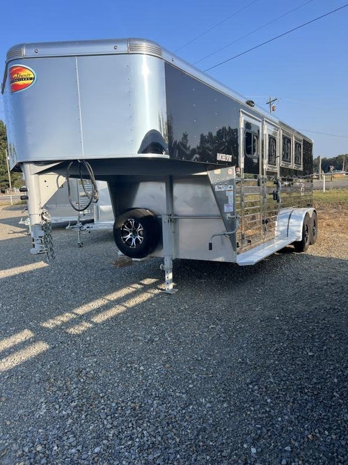 2022 Sundowner 3 Horse Slant GN Trailer image 0