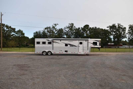 2021 Lakota BIGHORN 8316SRGLQ 3 Horse Trailer with 16′ Short Wall image 0