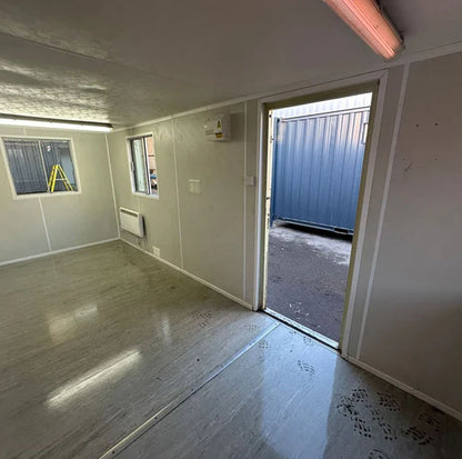 21x8ft Customized Containers image 4