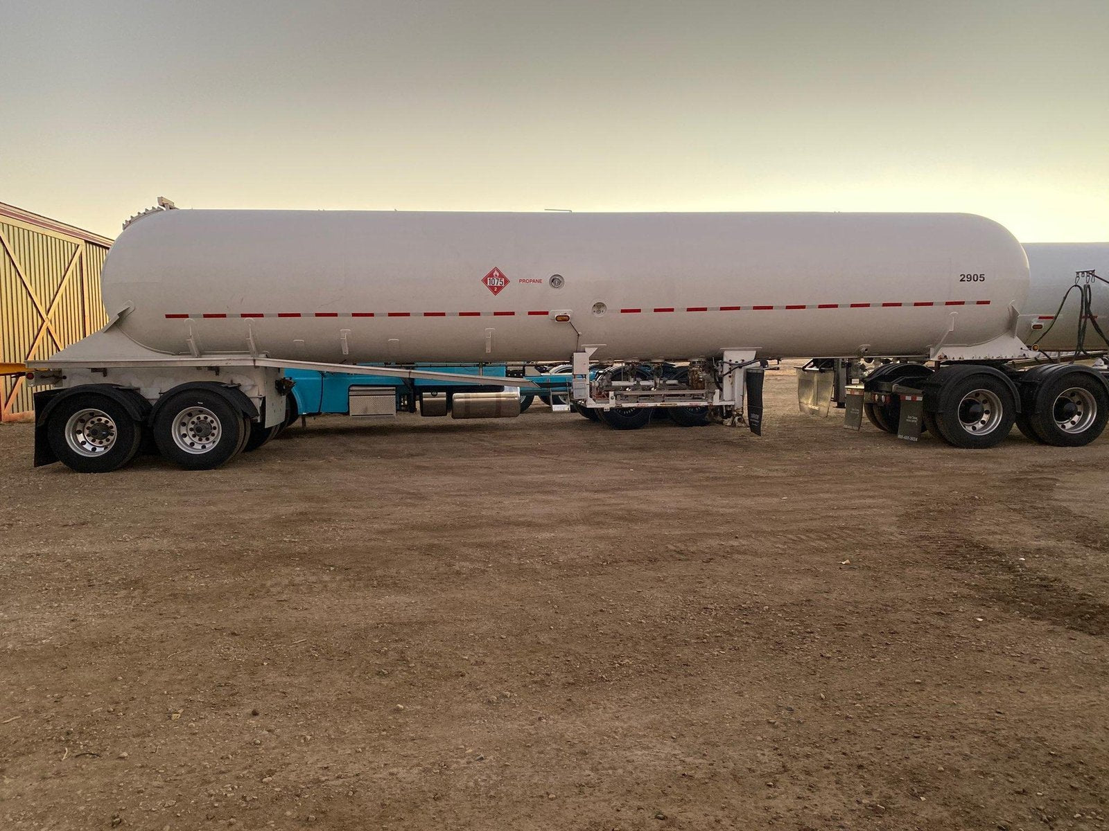 Polar 11600 Gallon Propane Tanks Online MC-331 LPG LIQUID TANKER IN STOCK image 0