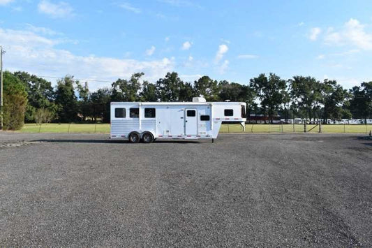 2015 Exiss 7308LQ 3 Horse Trailer with 8′ Short Wall image 0