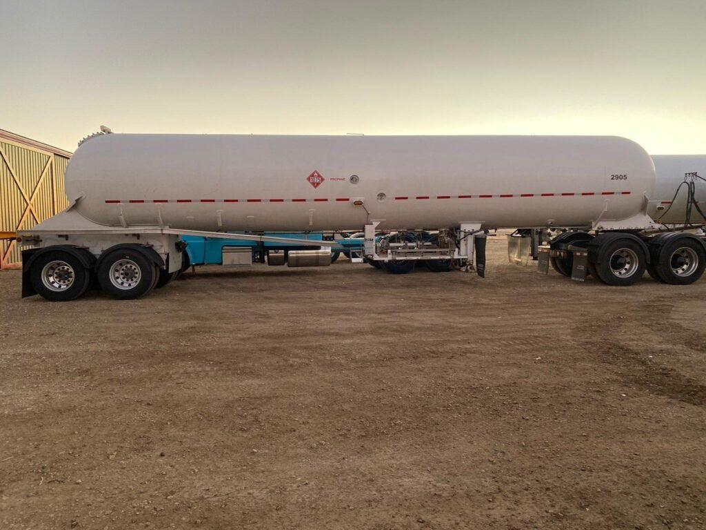 Polar 11600 Gallon Propane Tanks Online MC-331 LPG LIQUID TANKER IN STOCK image 1