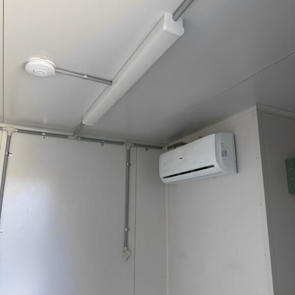 White Modified 10ft Shipping Container with AC image 9