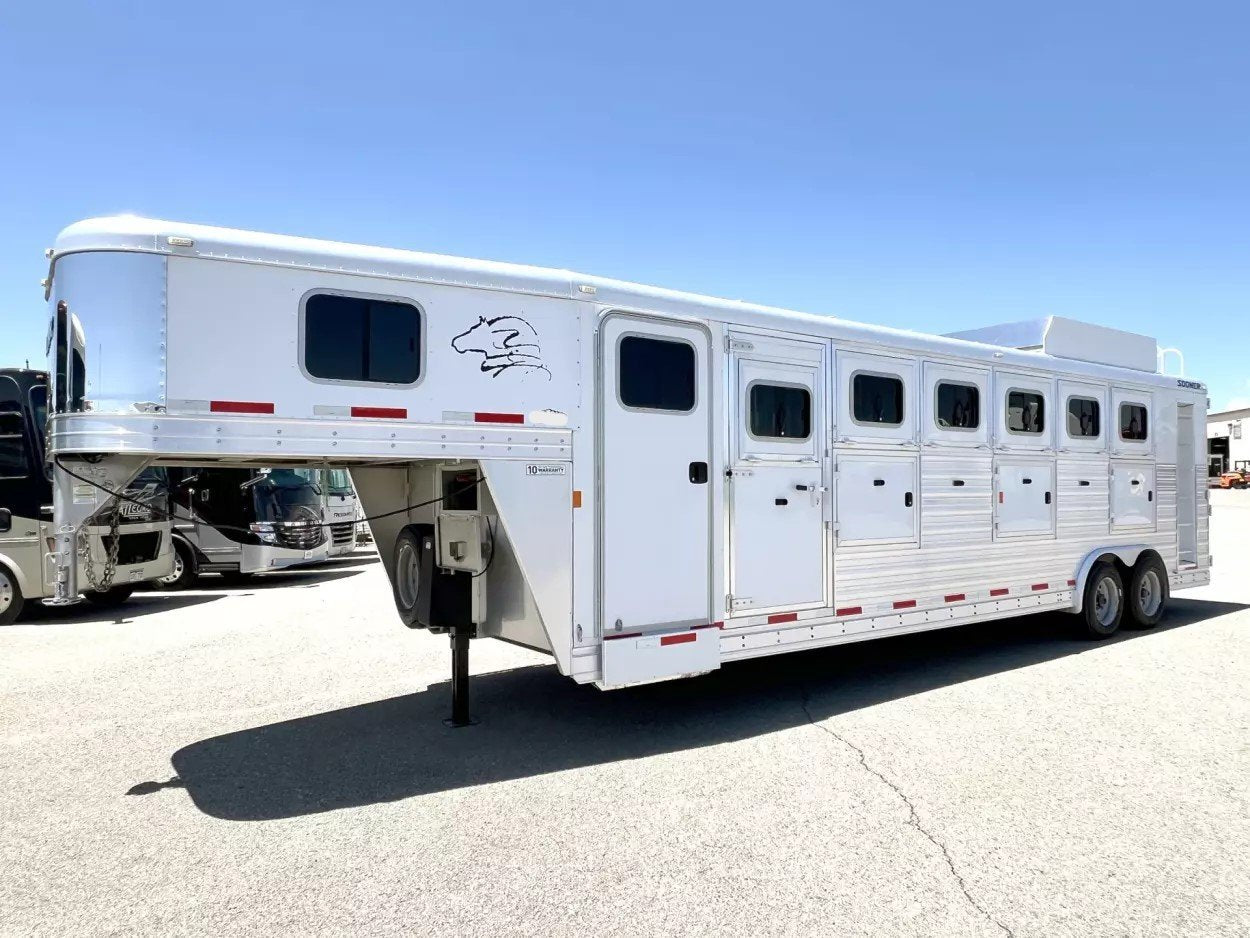 2015 Sooner 6 Horse Gooseneck image 0
