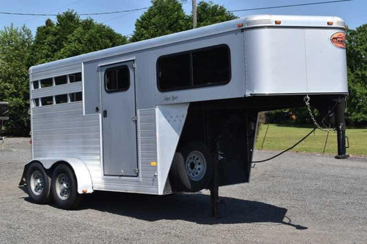 2014 Sundowner 2 Horse Gooseneck Trailer image 0